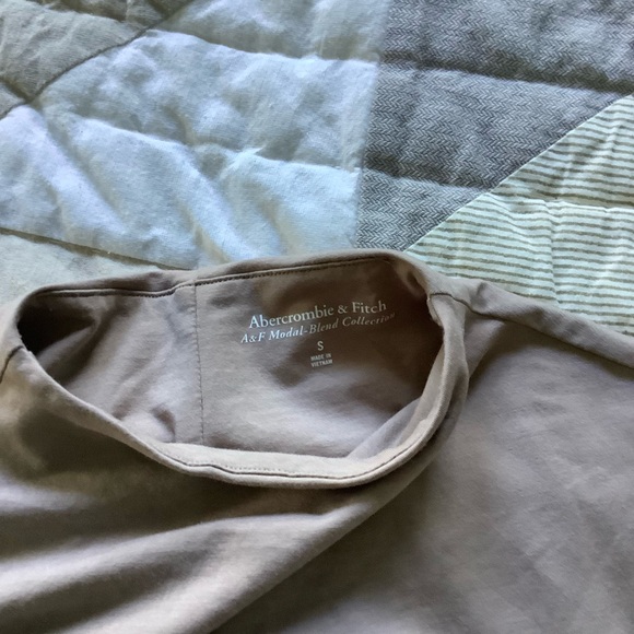 Abercrombie set of 3 women’s tops, Size S - Picture 13 of 14